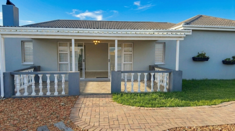 4 Bedroom Property for Sale in Oceanview Heights Western Cape